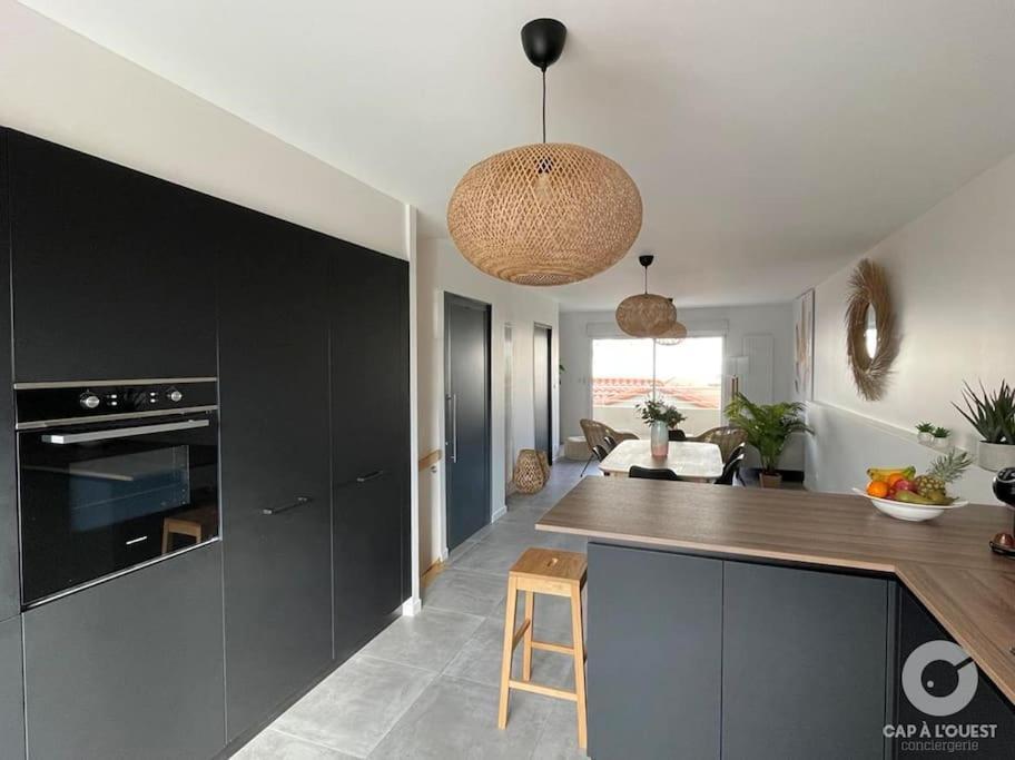 .La Villa Sablaise. Maison Avec Place De Parking Au Coeur Du Quartier Arago 莱萨布勒-多洛讷 外观 照片