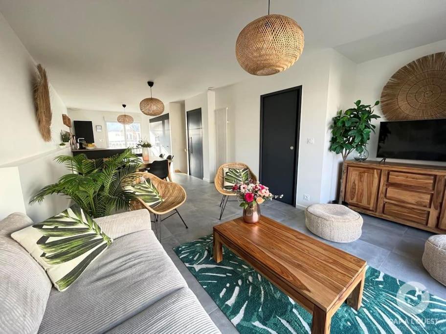 .La Villa Sablaise. Maison Avec Place De Parking Au Coeur Du Quartier Arago 莱萨布勒-多洛讷 外观 照片